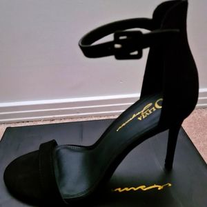 Fashion Nova 7.5 Black Suede Stiletto Heels